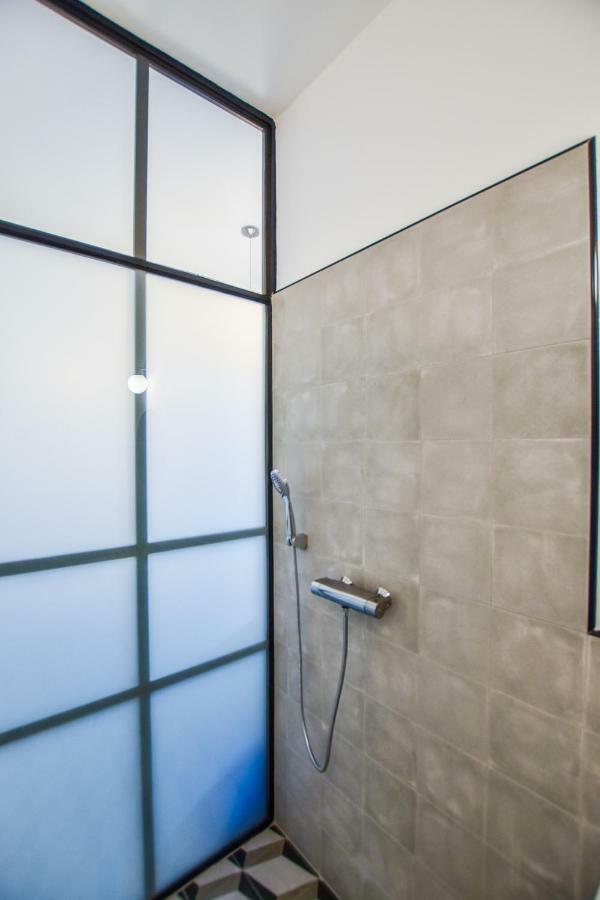 For Long-Term, Budget! Szovetseg Apartment In The Heart Of Budapeste Exterior foto