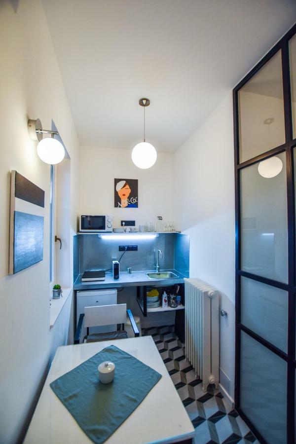 For Long-Term, Budget! Szovetseg Apartment In The Heart Of Budapeste Exterior foto